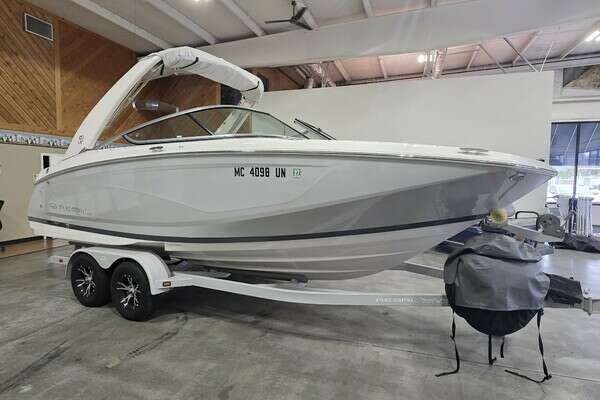 2021 Regal 22 Fasdeck
