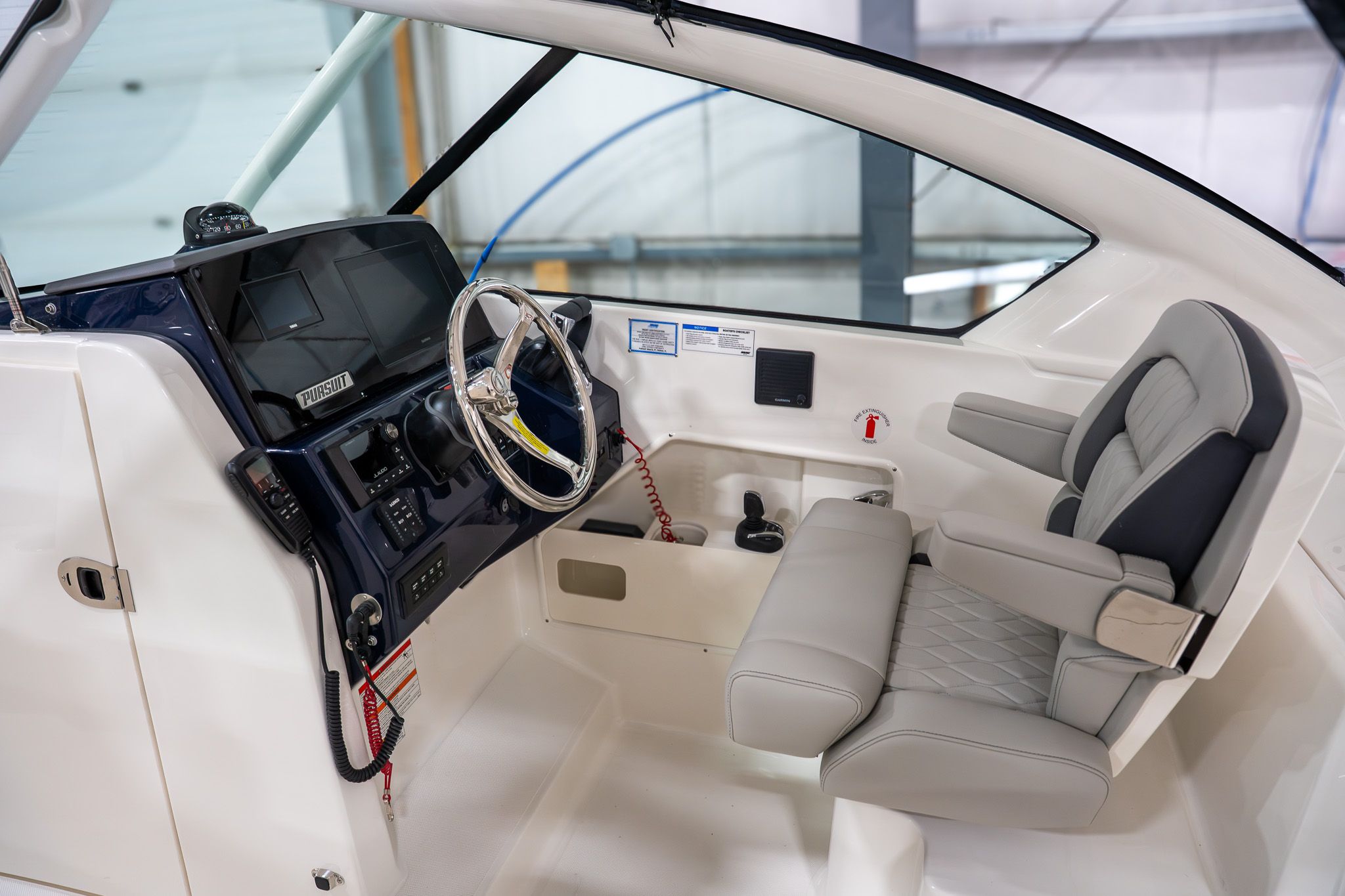 2026 Pursuit DC 266 Dual Console - 12