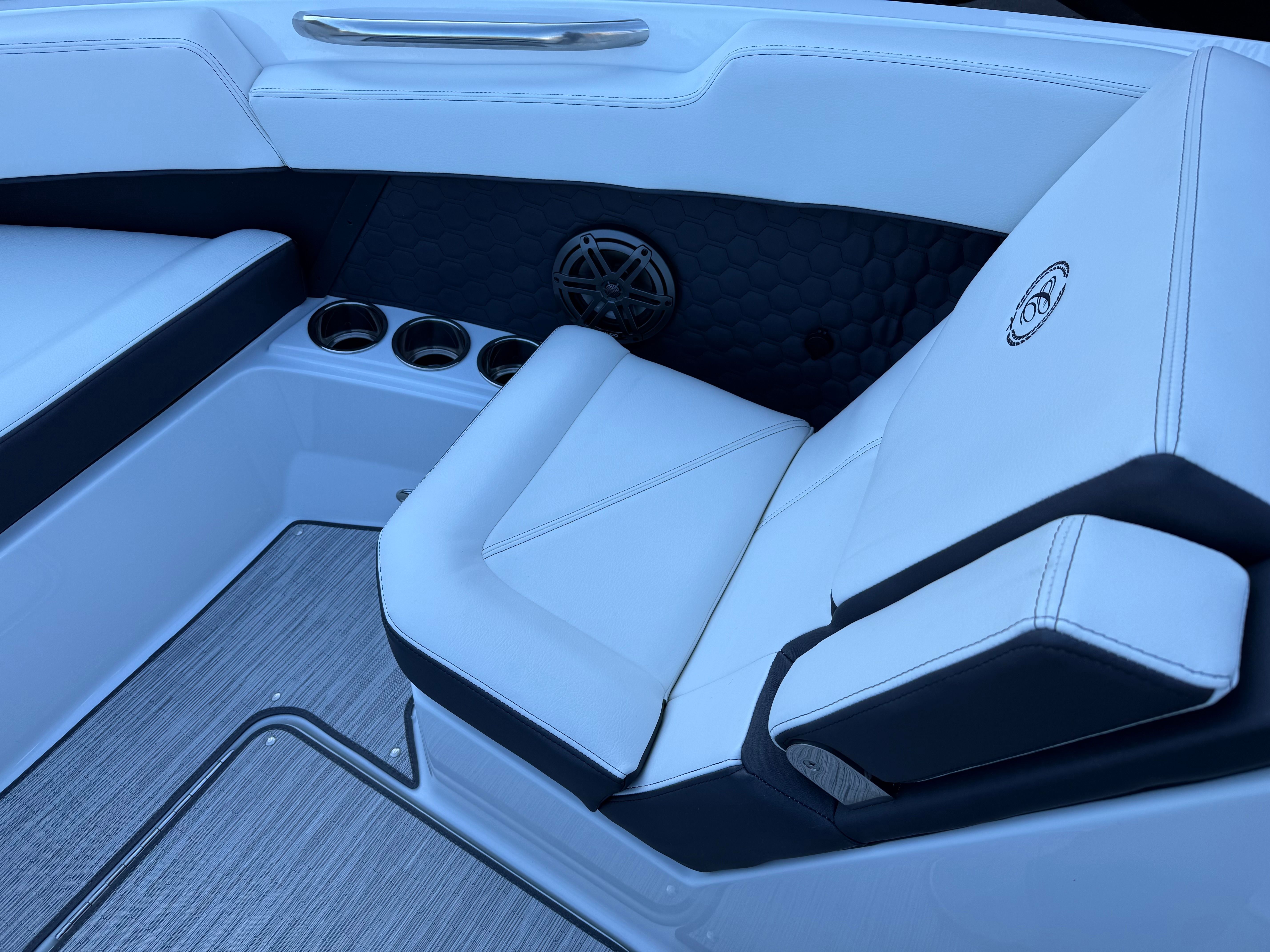 2026 Cobalt R6 Surf - 35