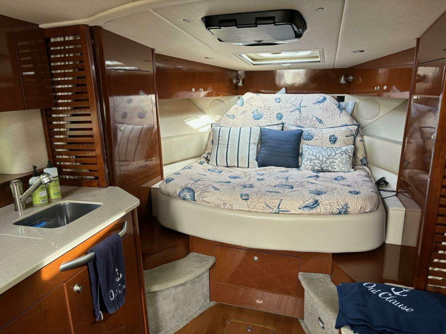 2009 Sea Ray SUNDANCER 350 - Image 30