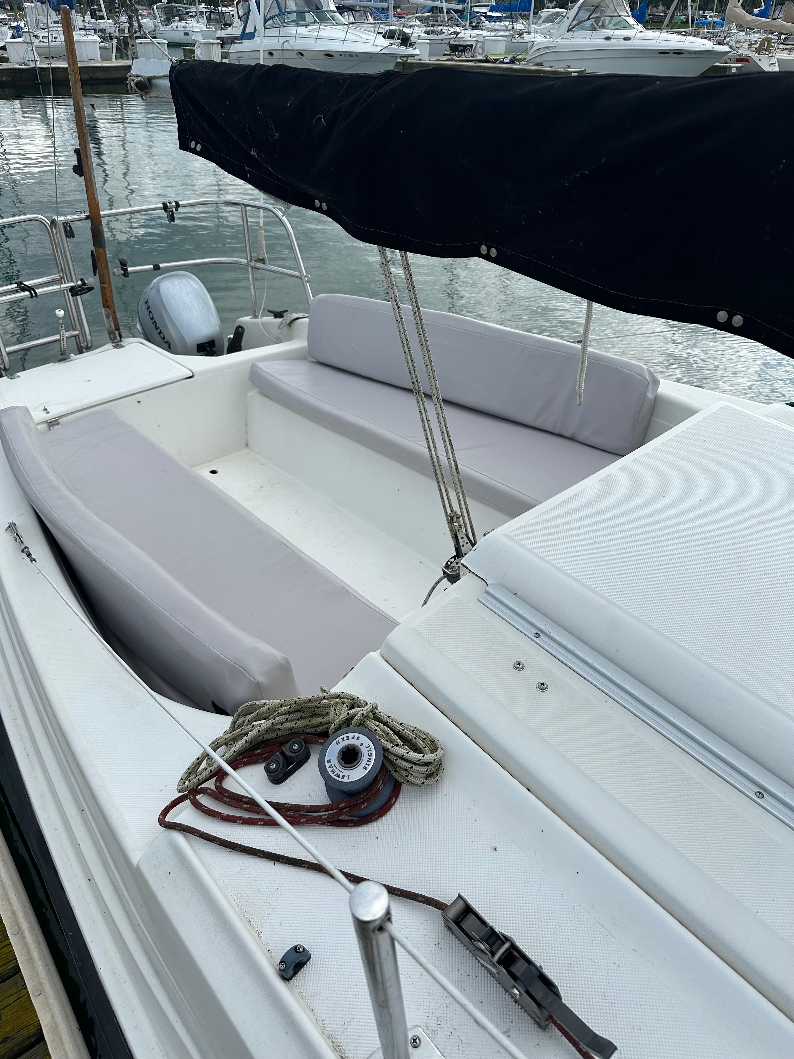 1994 MacGregor 26M - 12