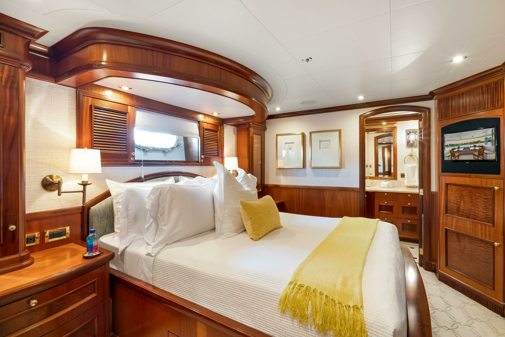 2004 Richmond Yachts — - Image 22