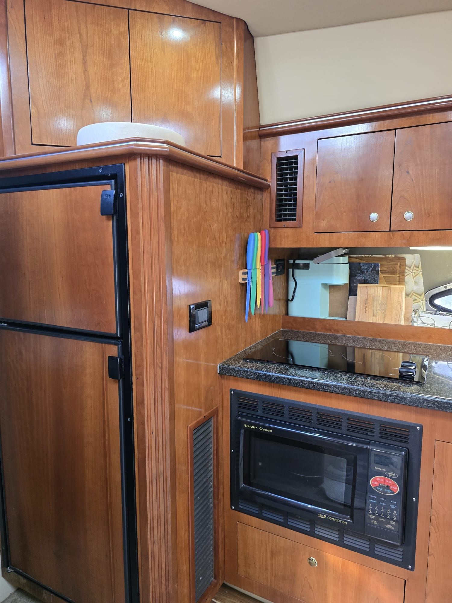 2005 Cruisers Yachts 440 Express - 19