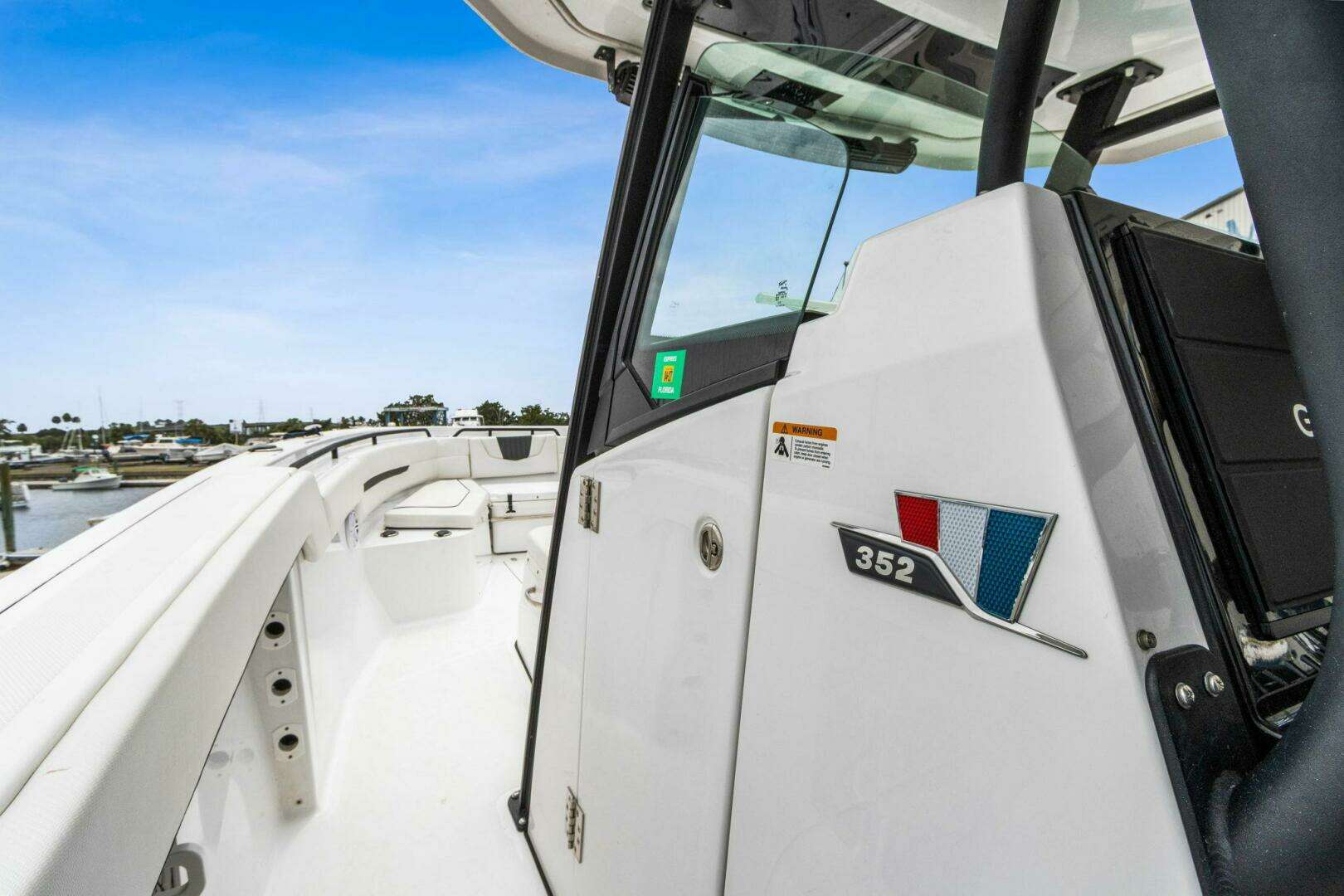 2023 Wellcraft 352 Fisherman Center Console - Image 25