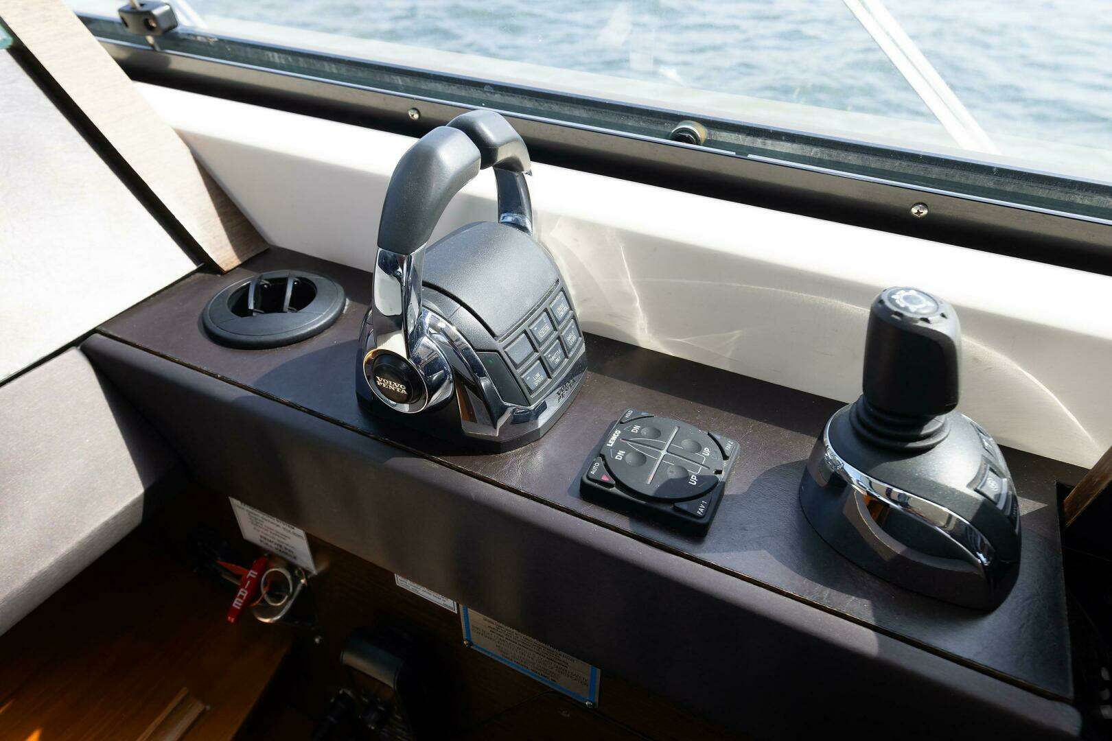 2014 Tiara Yachts 5000 Express - Image 29