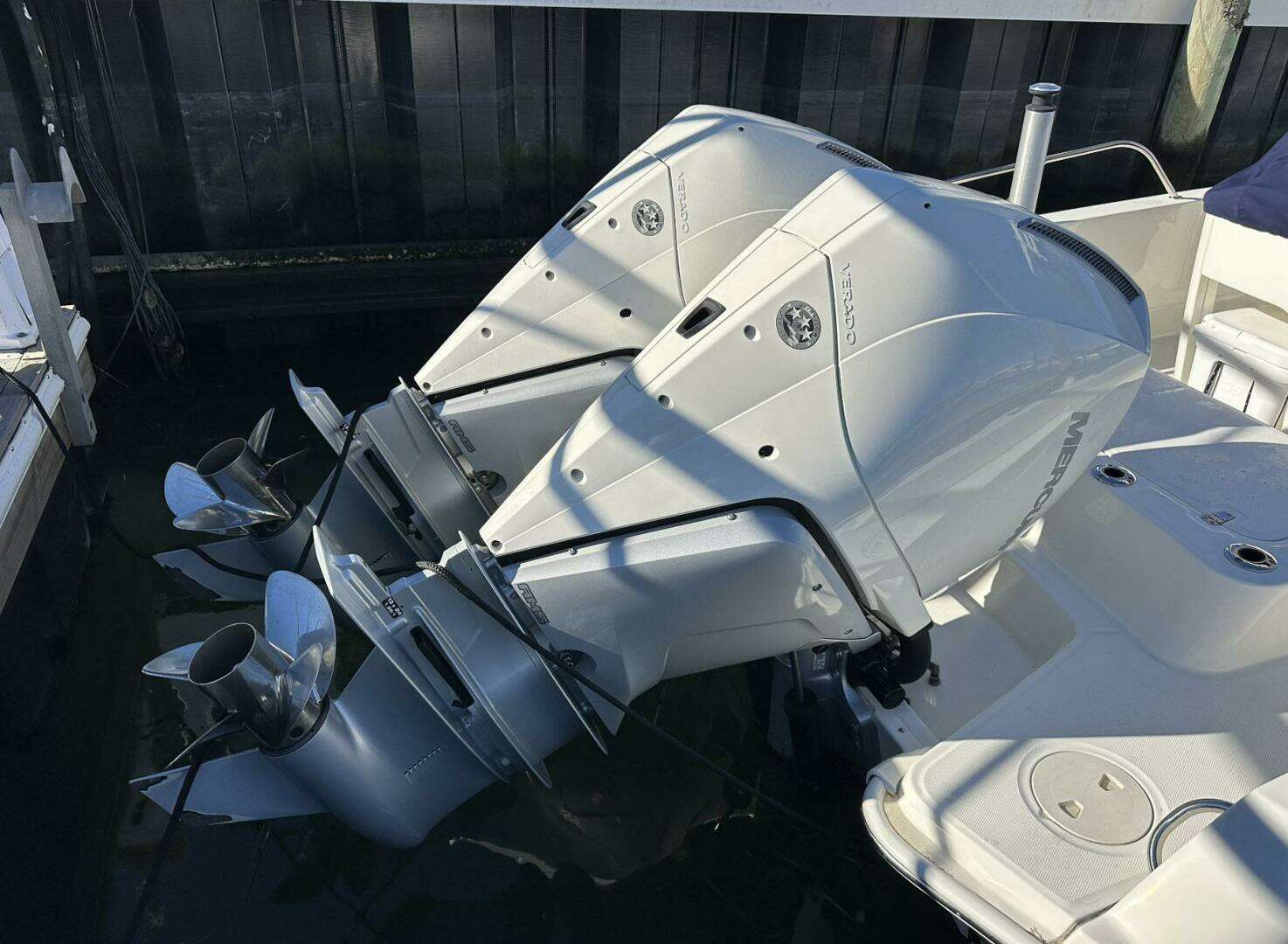 2022 Boston Whaler 270 Dauntless - Image 18