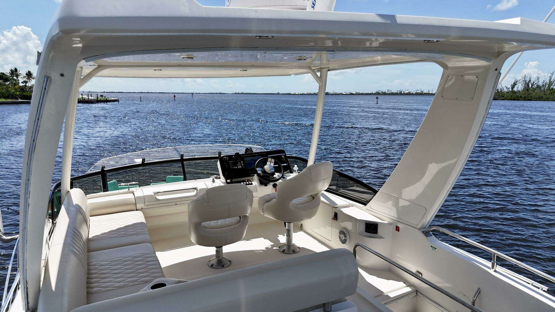 2017 Carver C40 - Image 16