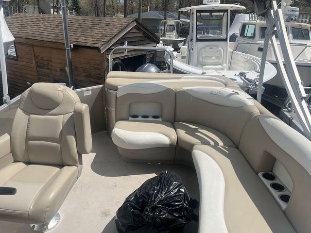 2015 Sylvan 8522 Cruise - 4