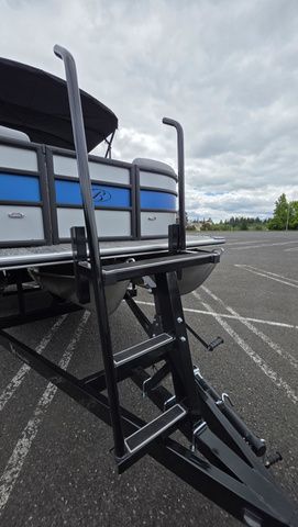 2026 Bentley Pontoons BENTLEY BOLT With 150Hp Mercury Four-Stroke Motor - 48