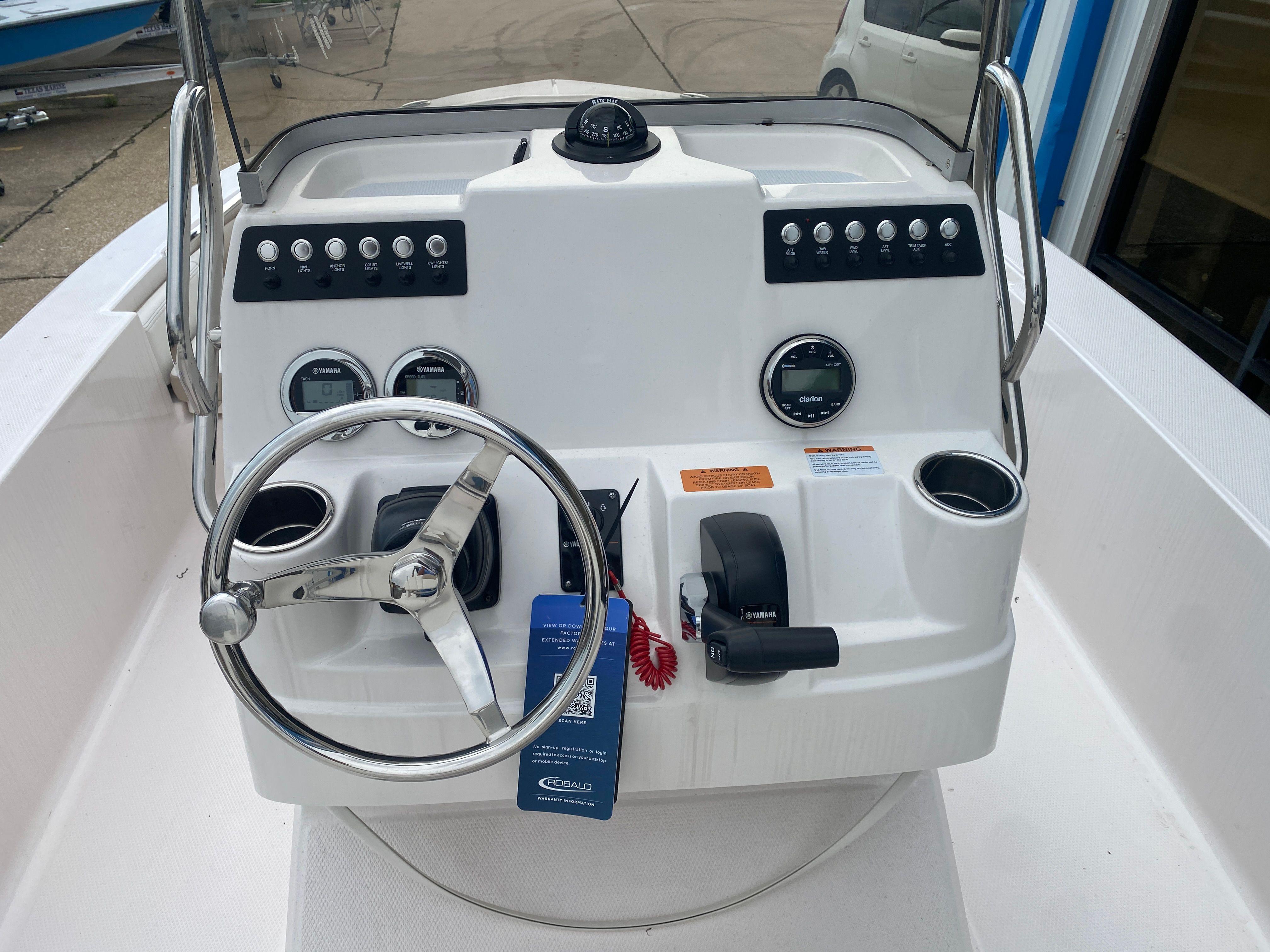 2025 ROBALO 206 CAYMAN STD - Image 11