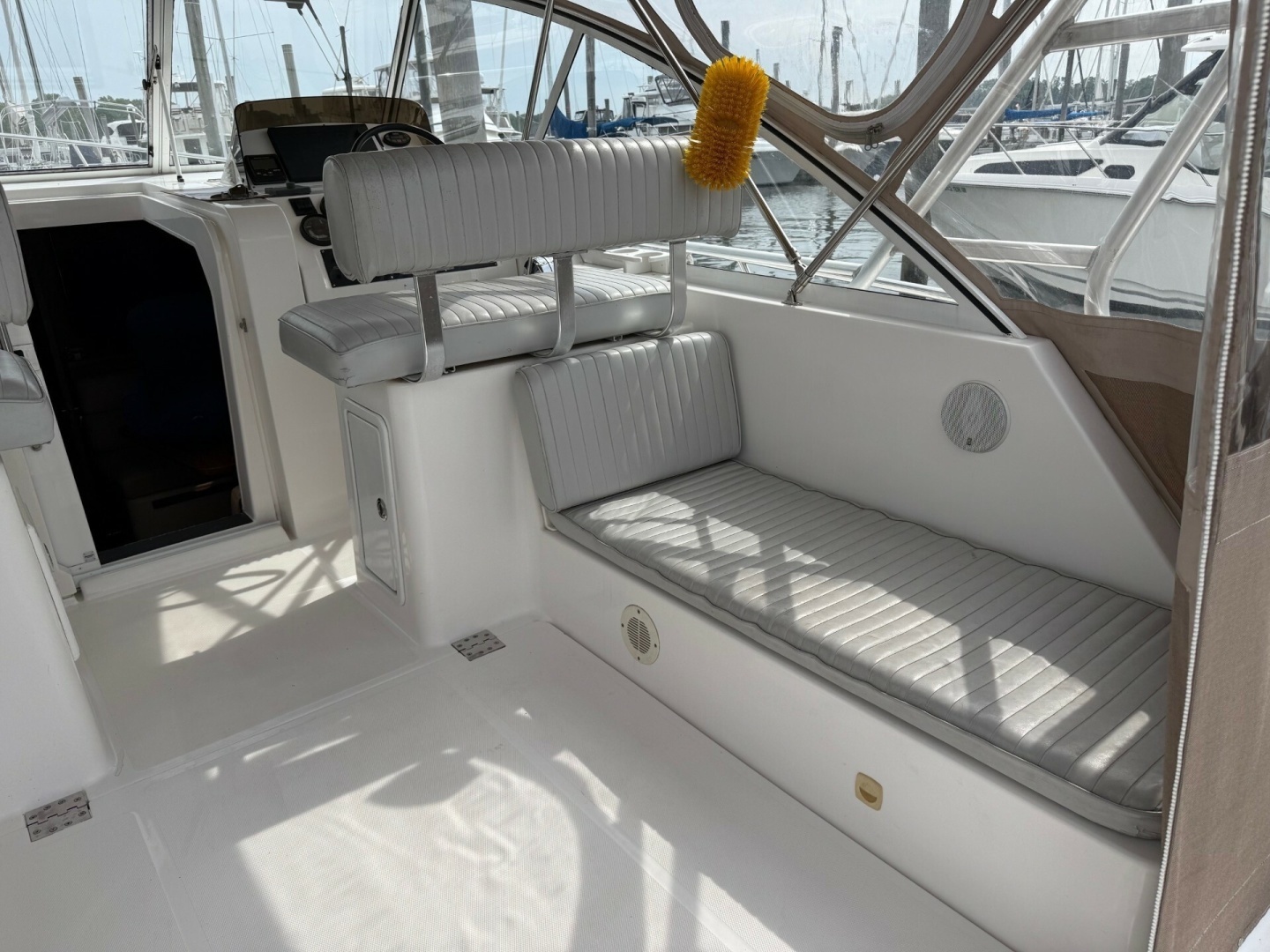 2003 Mainship 34' Pilot - Image 12