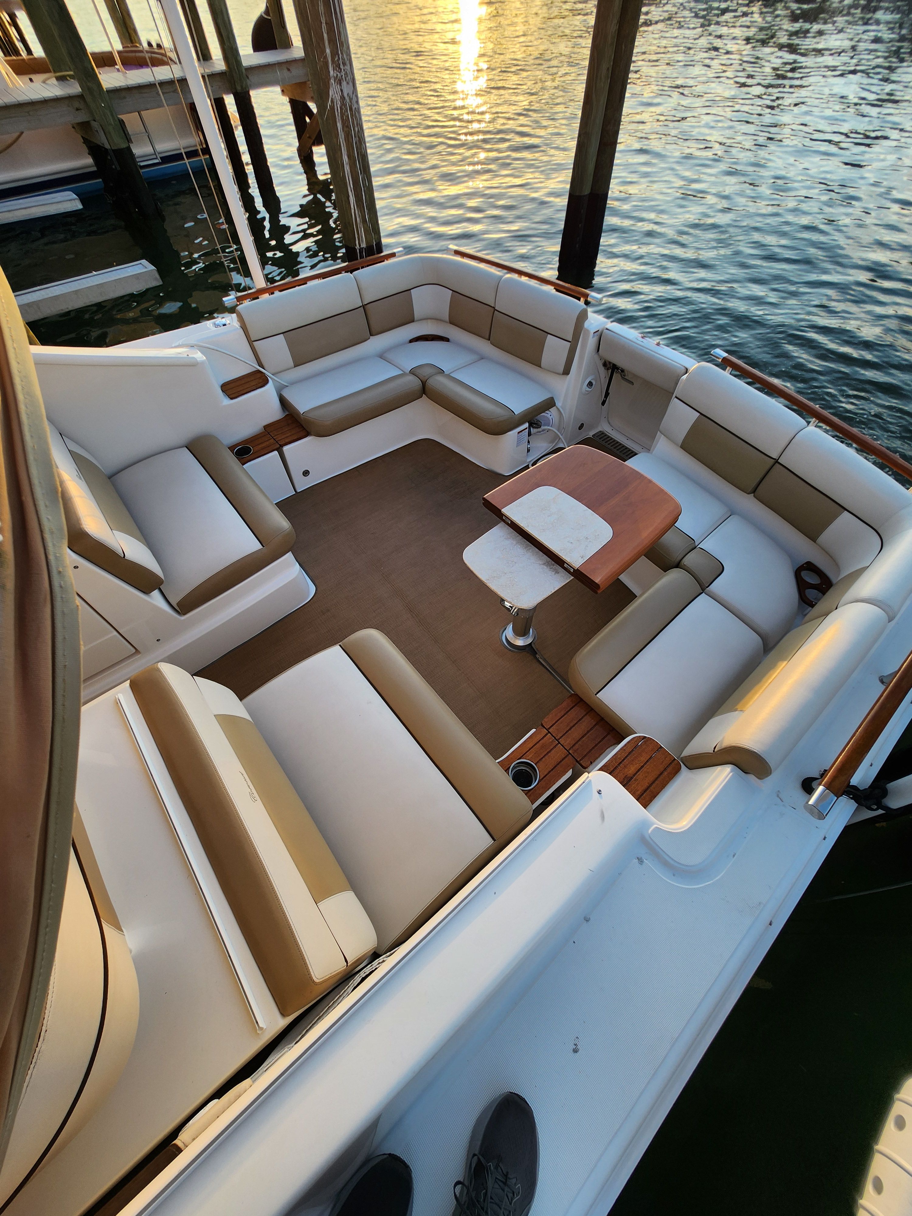 2014 Tiara Yachts 3100 Coronet - 3