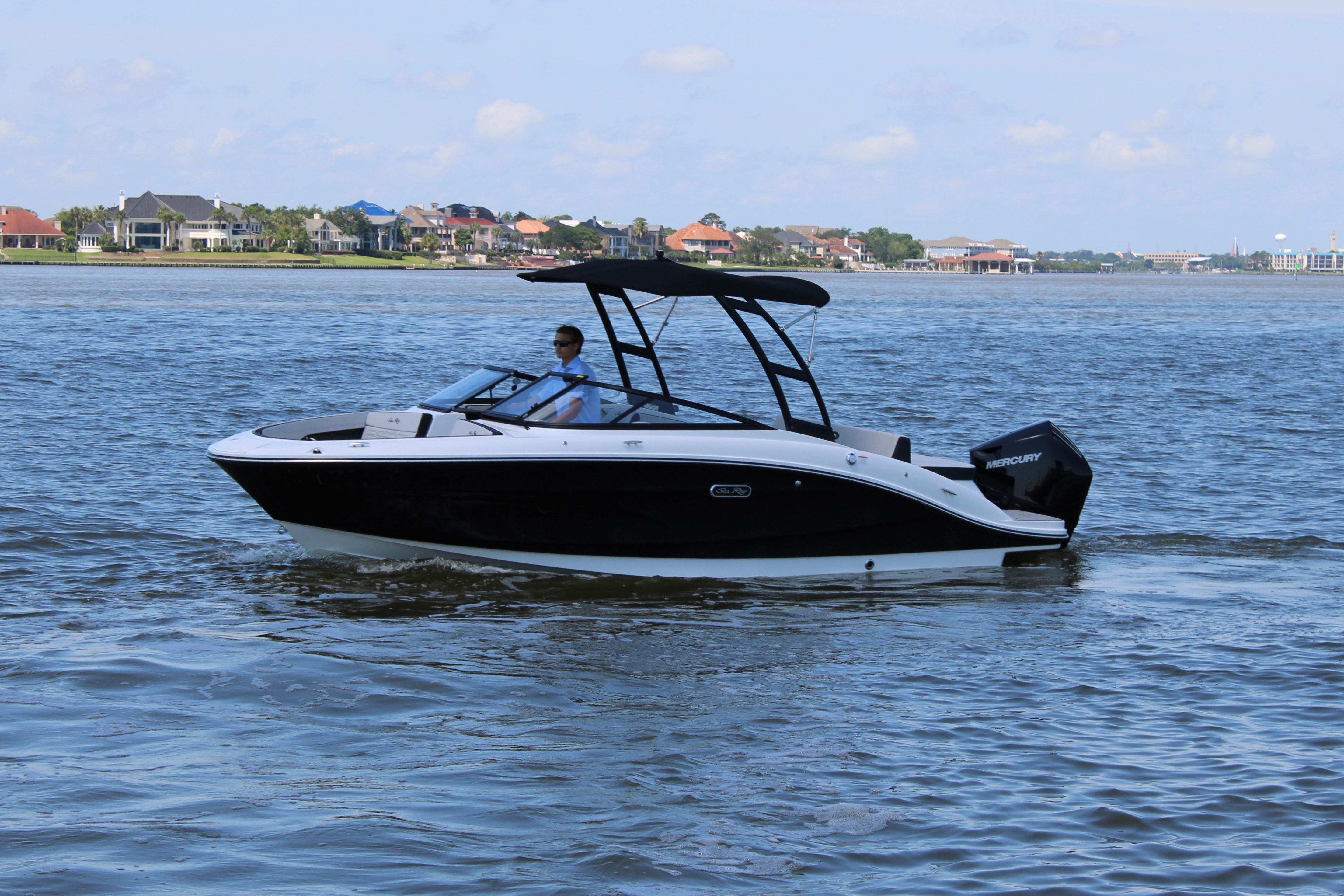 2026 Sea Ray SPX 210 Outboard