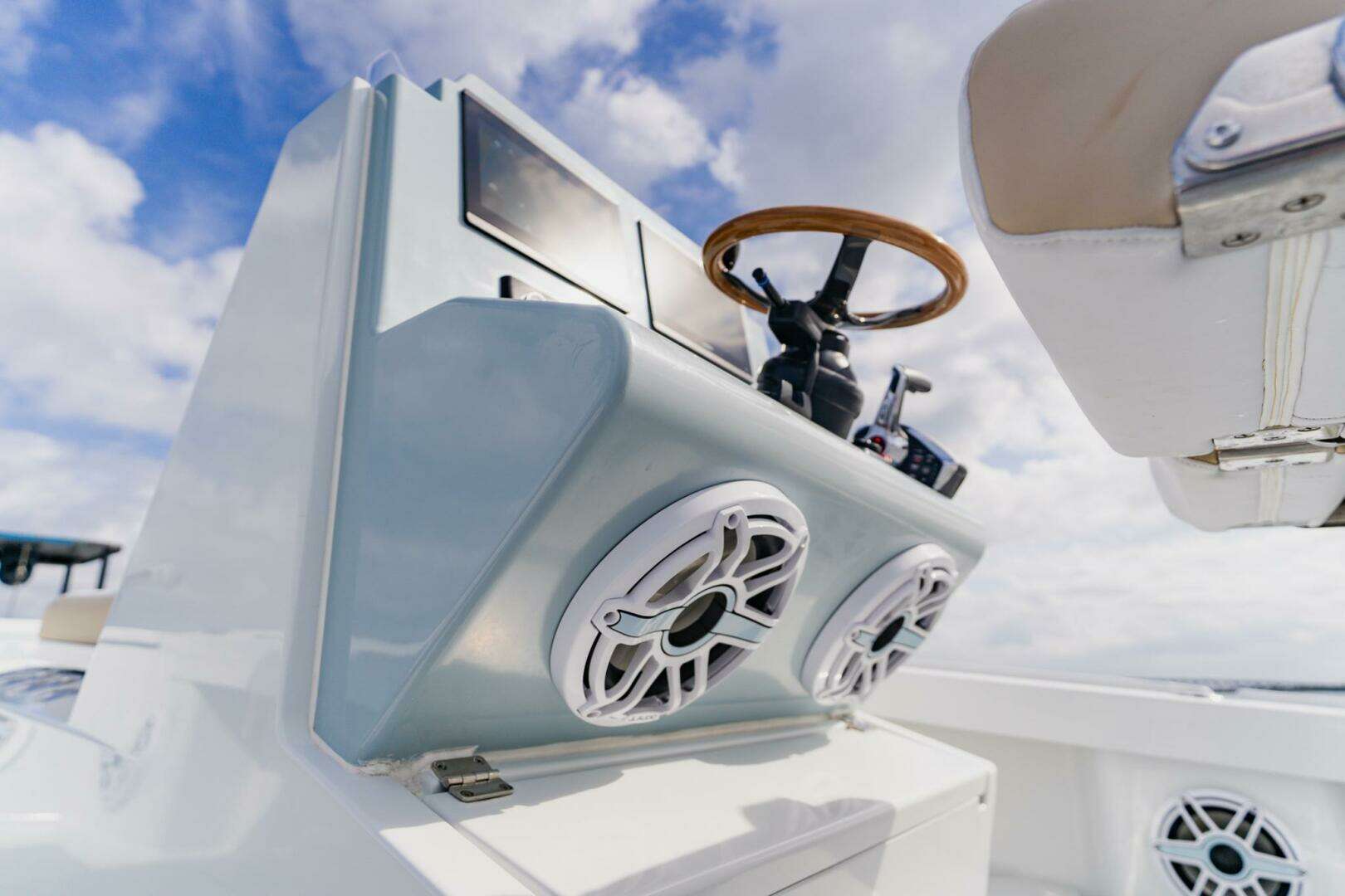 2026 Broadwater Boatworks 25 Bay Cat - Image 29