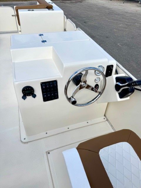 2026 Beachcat 23 Custom Pontoon Boat - 7