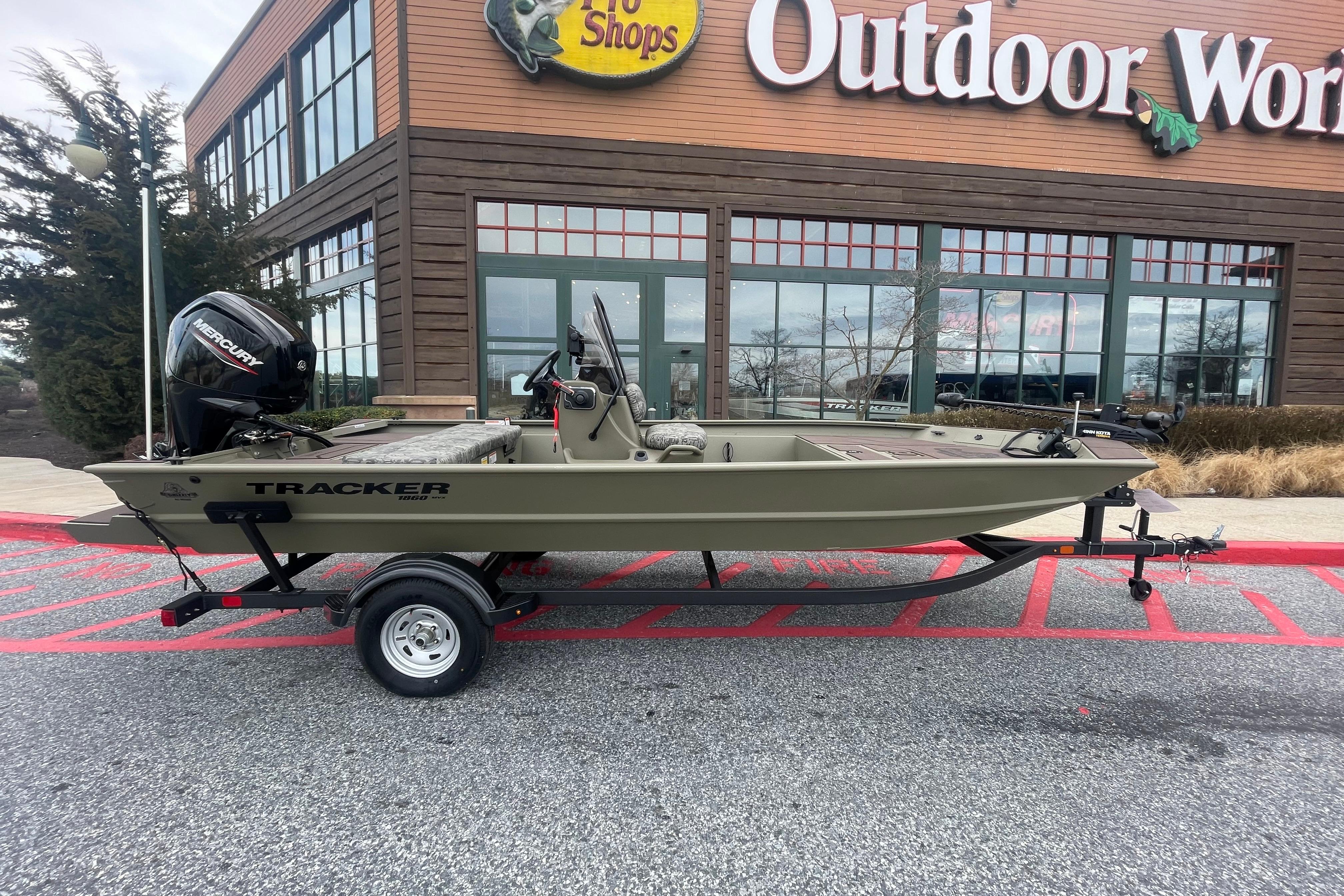 2026 Tracker Grizzly 1860 CC