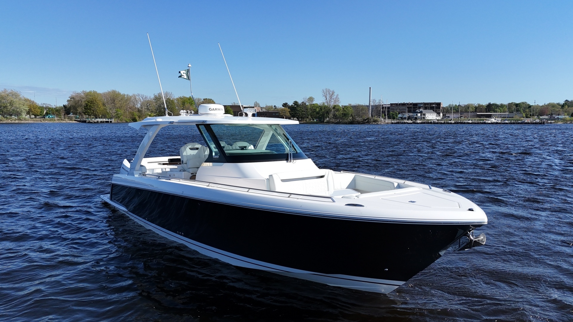 2024 Tiara Yachts 38 LS - Image 6