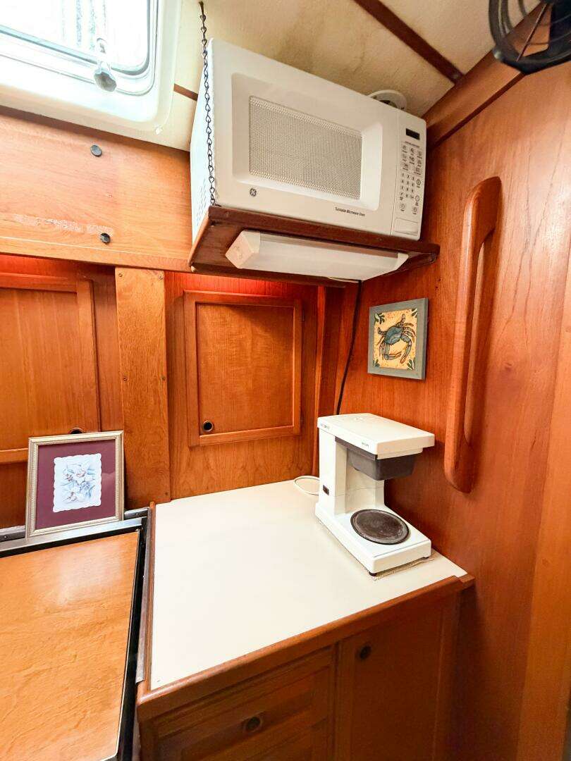 1986 Nauticat 40 Cutter Ketch Pilothouse - Image 81