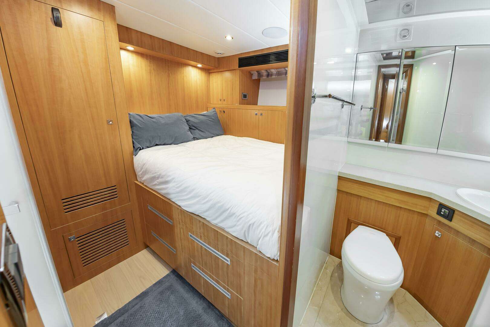 2017 Johnson 93 Flybridge - Image 101
