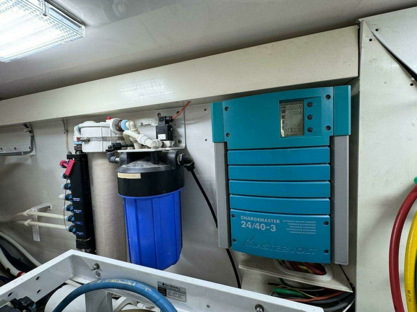 2007 Viking 52 Convertible - Image 48
