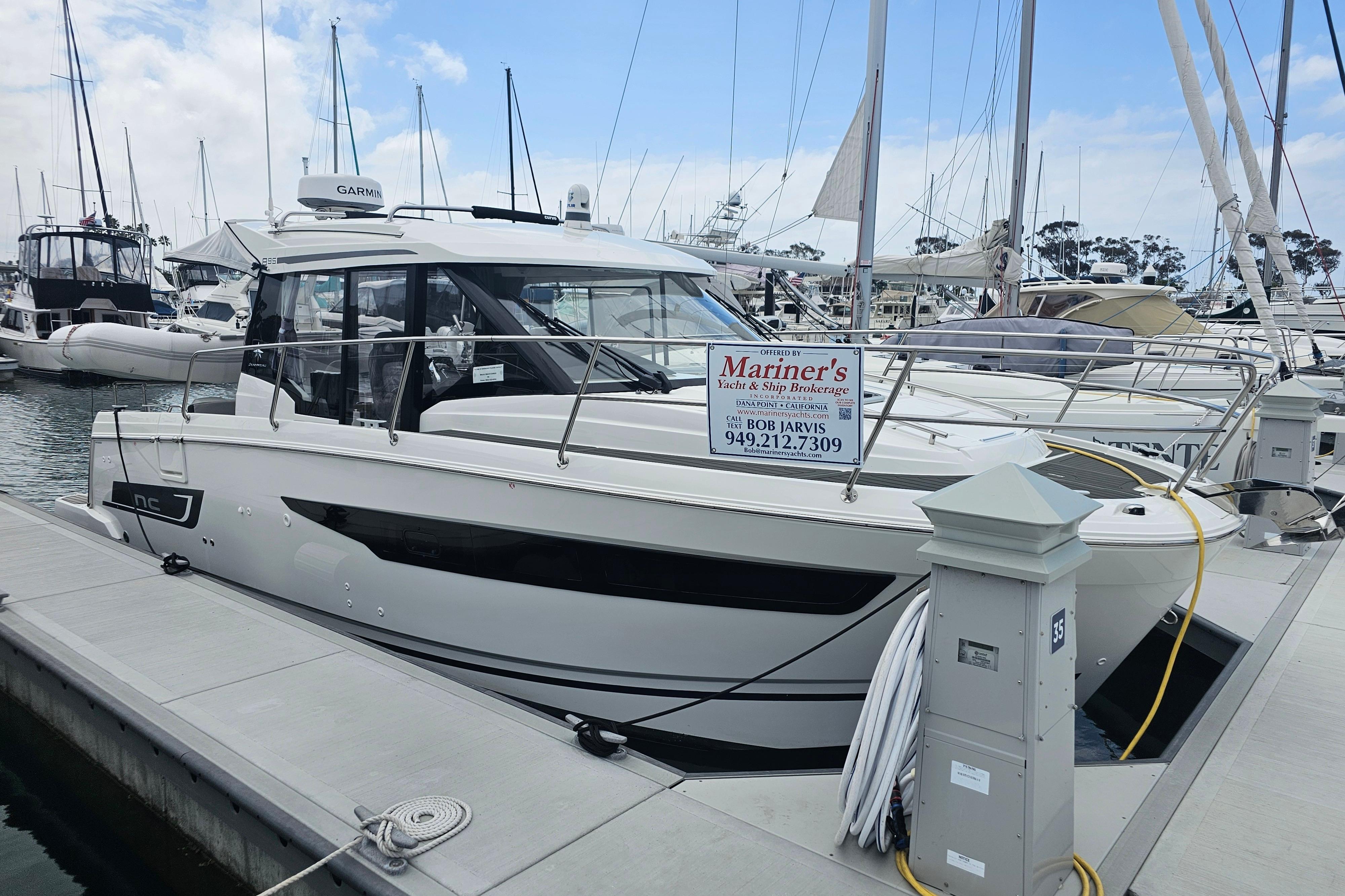 2021 Jeanneau NC Weekender 895