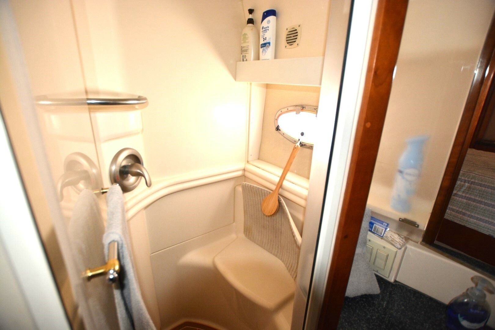 2000 Carver 504 Cockpit Motoryacht - Image 19