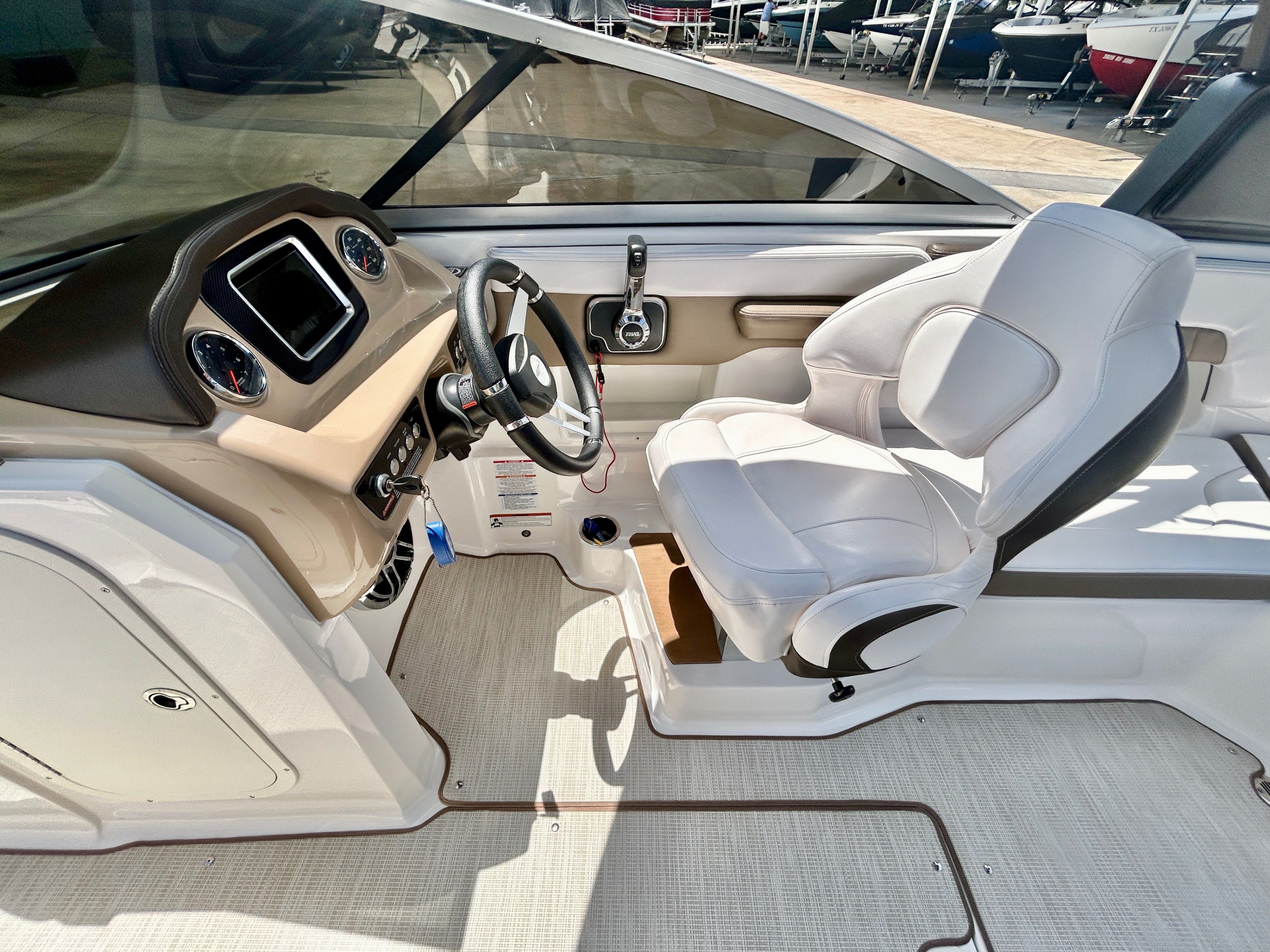 2018 Chaparral 23 Surf - 41