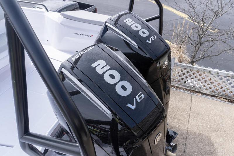 Twin Mercury 200 V6 engines on 2025 Axopar 29 XC Cross Cabin boat.