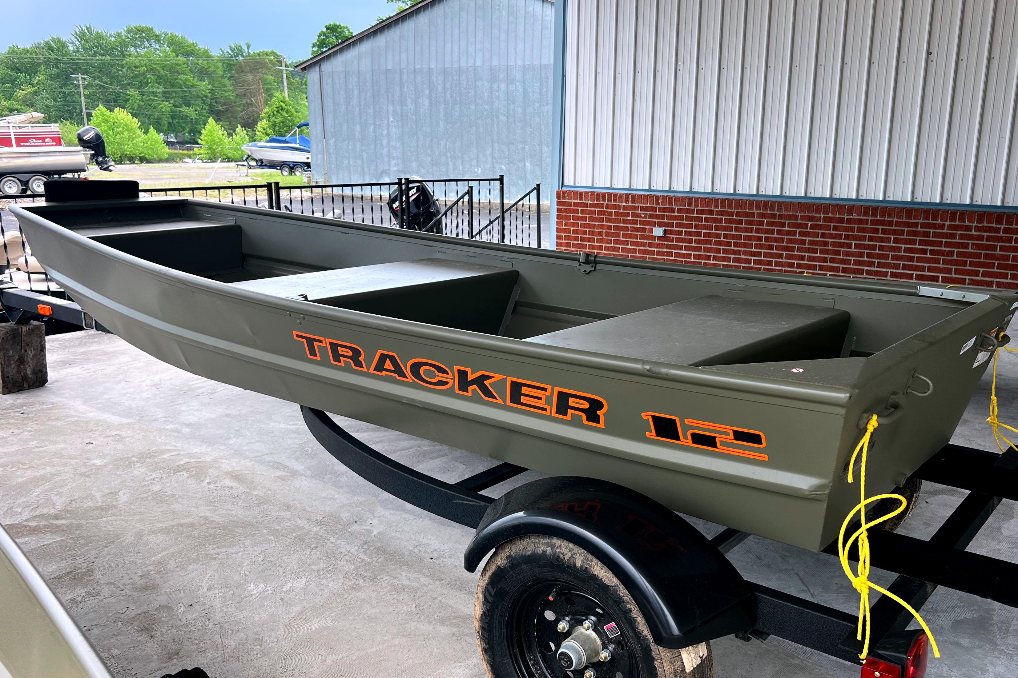 2026 Tracker Grizzly 12 Jon
