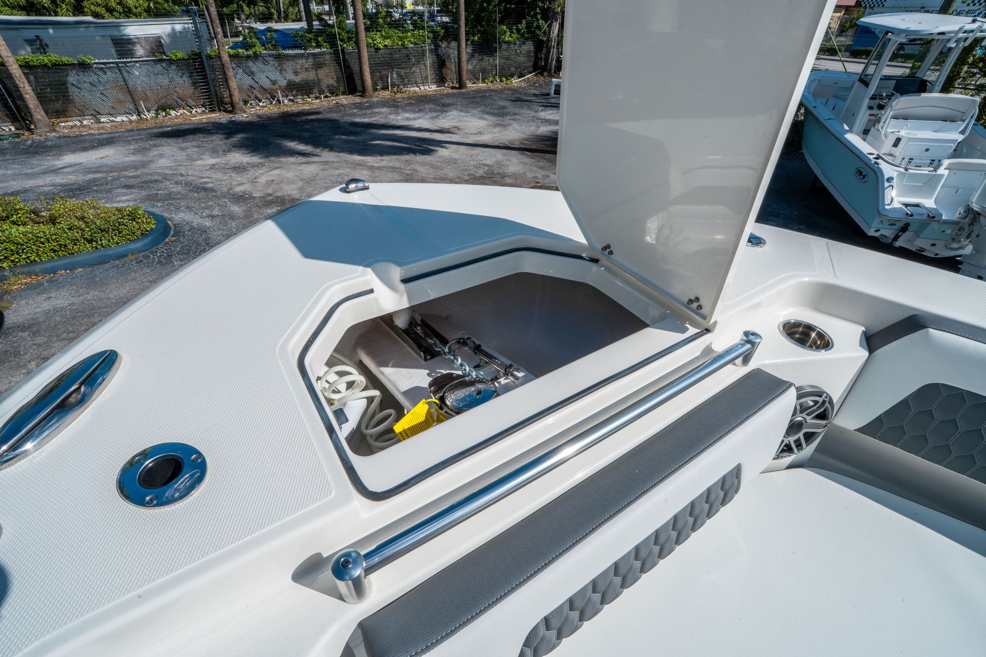 2026 Cobia 305 Center Console - 31