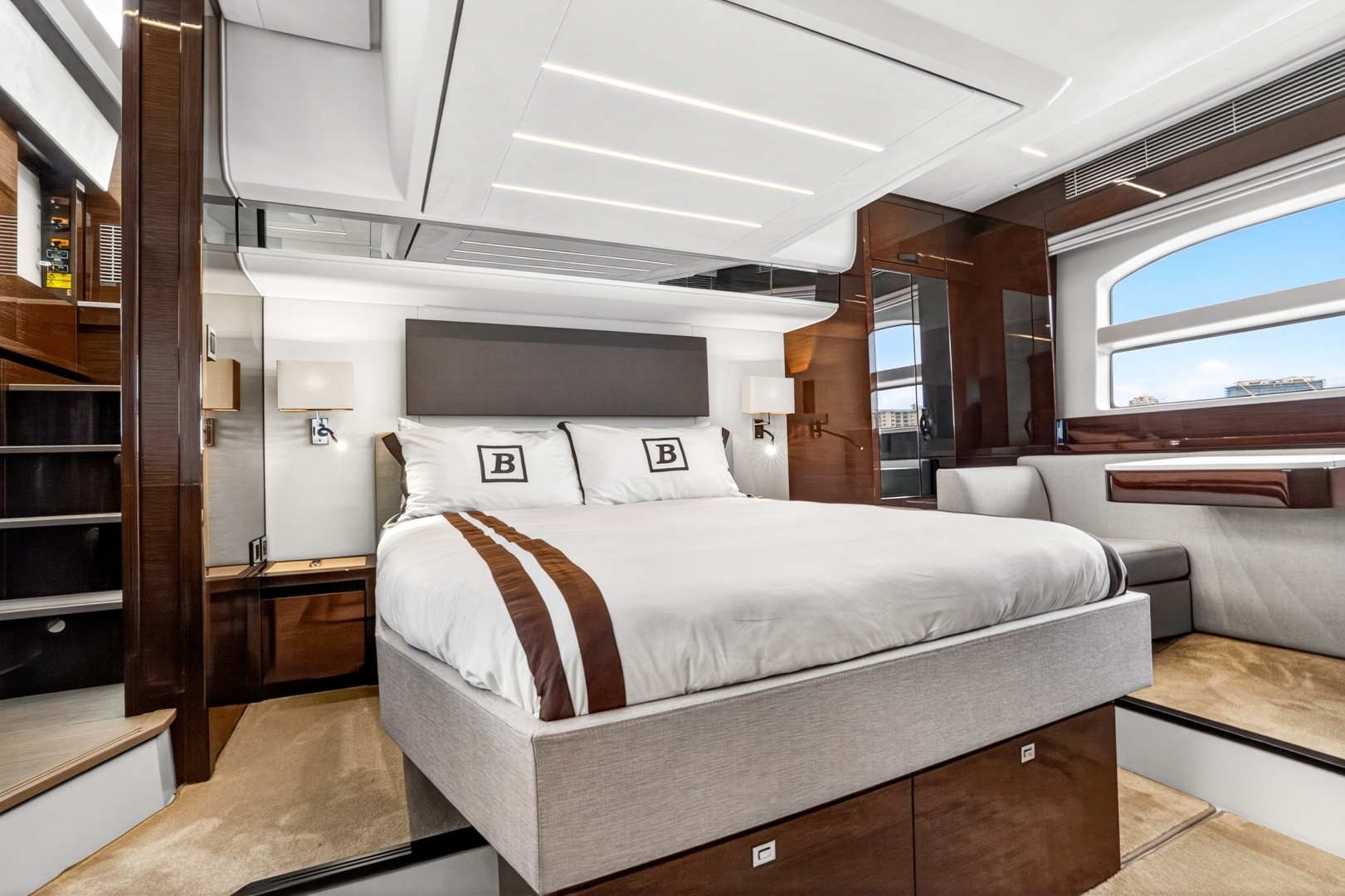 2023 Prestige 590 - Image 43