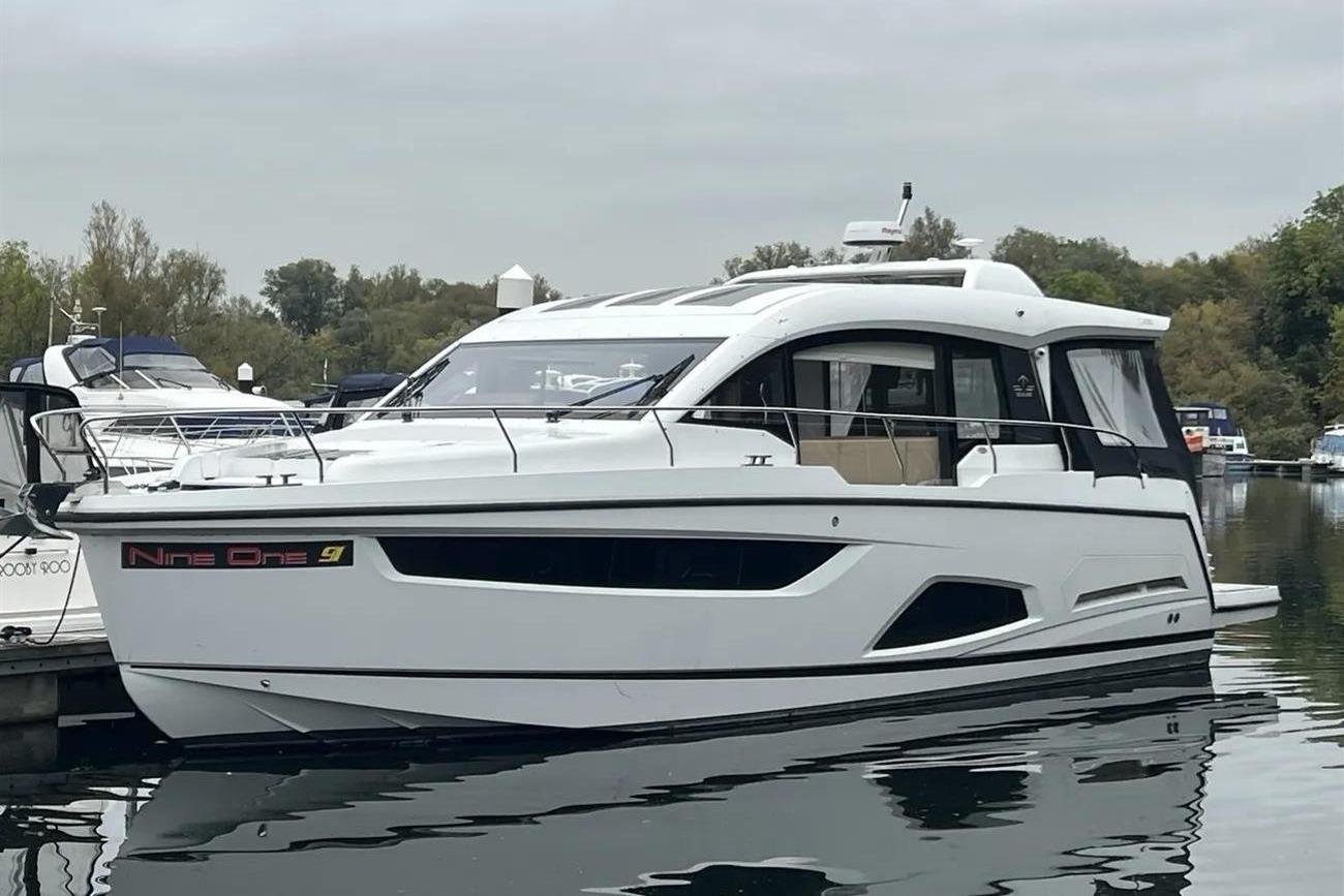 2019 Sealine C430