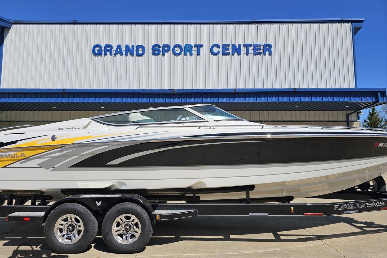 2014 Formula 292 FASTech boat on trailer at Grand Sport Center.