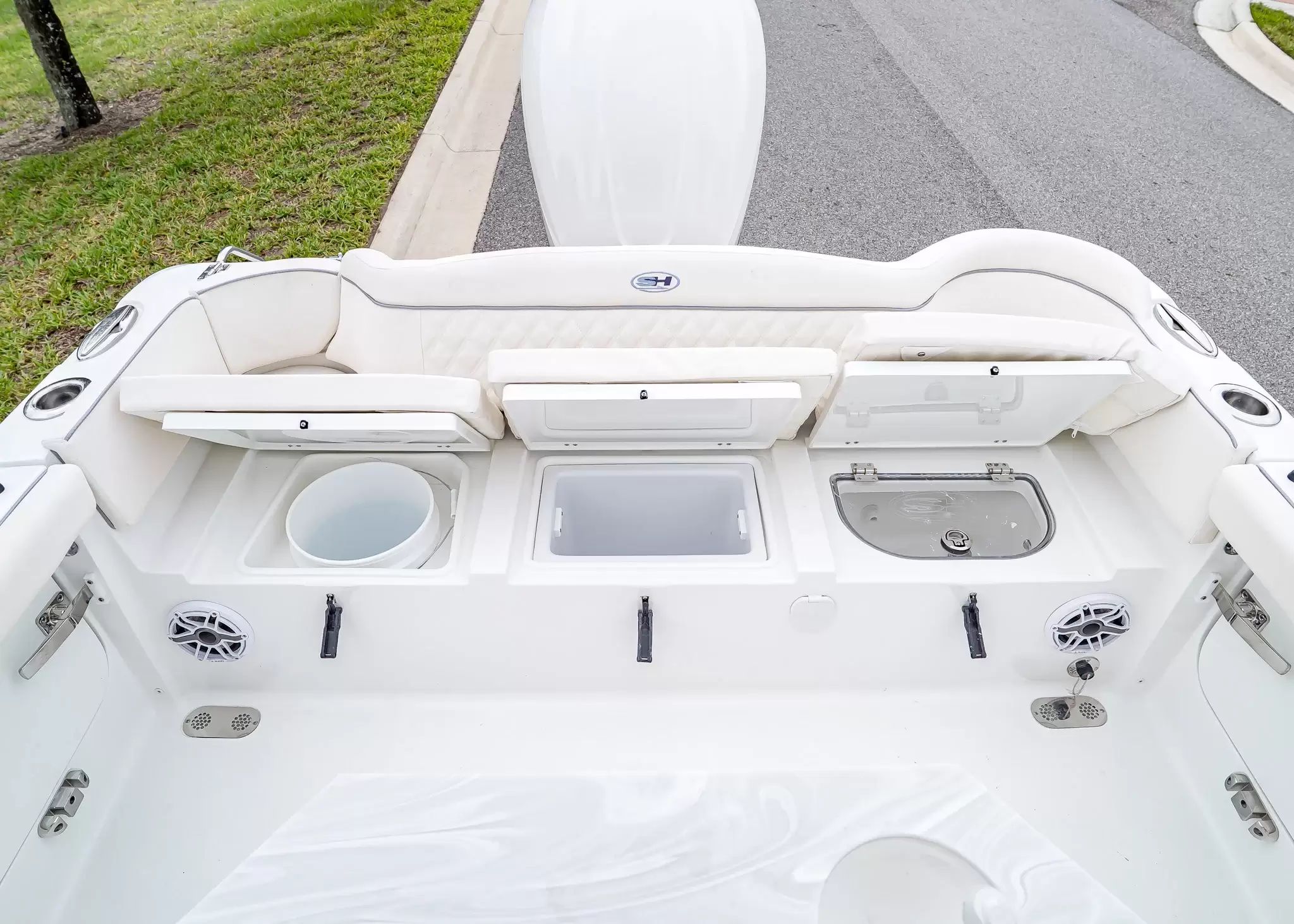 2027 Sea Hunt Ultra 255 SE - 11