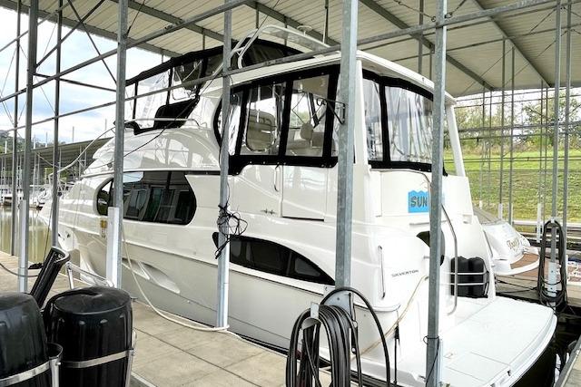 2002 Silverton 43 Motor Yacht
