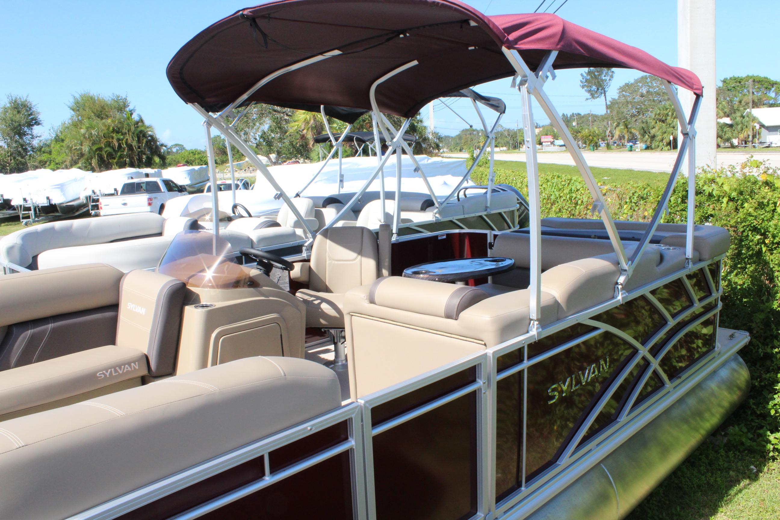 2025 Sylvan 820 Cruise