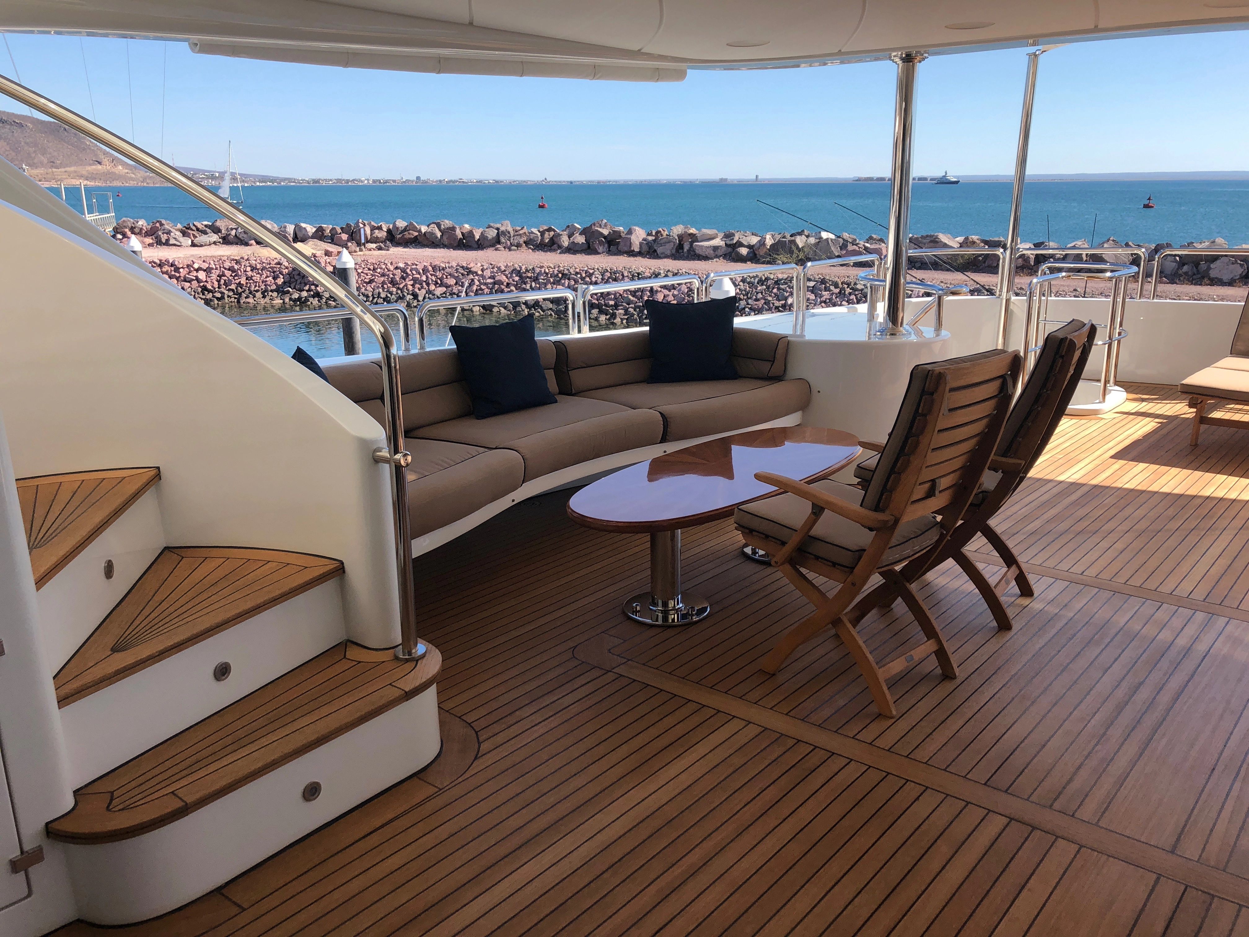 2004 Benetti Cockpit - 6