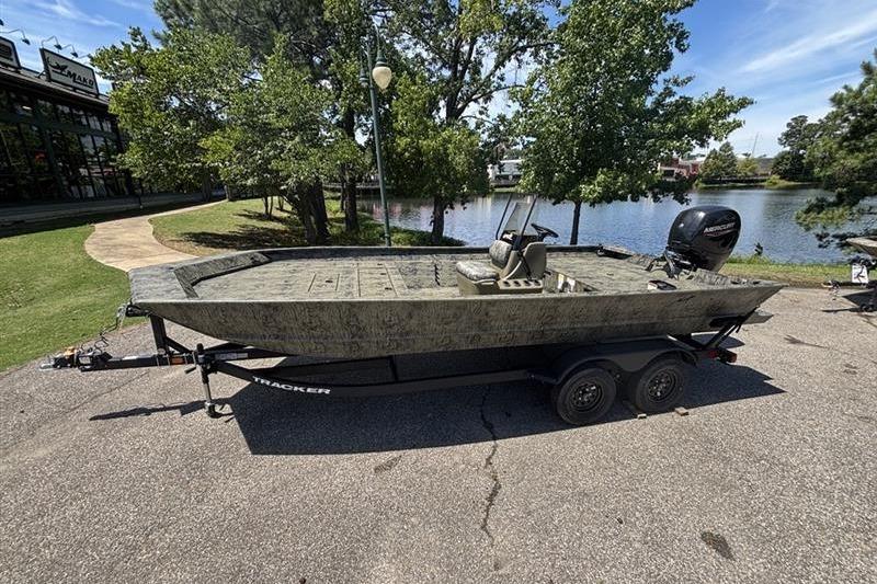 2026 Tracker Grizzly 2072 CC