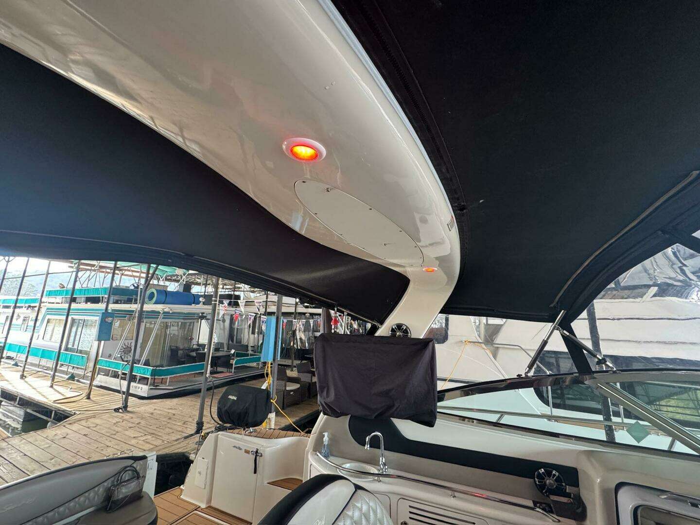 2002 Sea Ray 380 Sundancer - Image 31