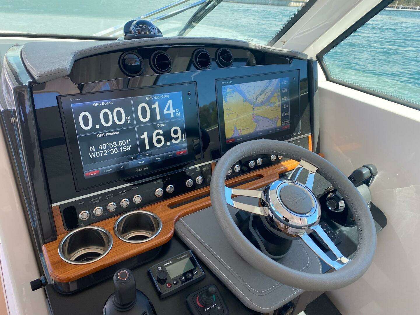 2019 Tiara Yachts 34LX - Image 45
