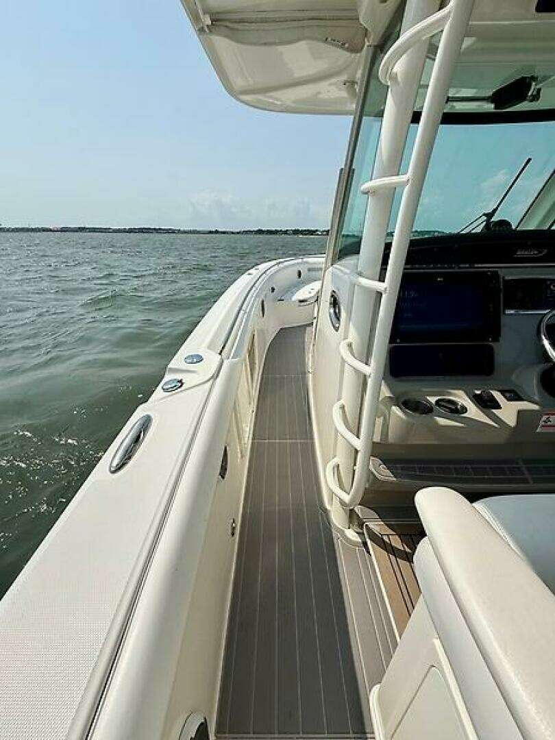 2014 Boston Whaler 350 Outrage - Image 48