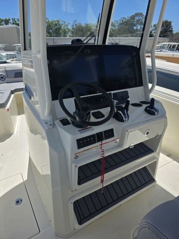 2026 Cobia 285 Open Center Console - 13