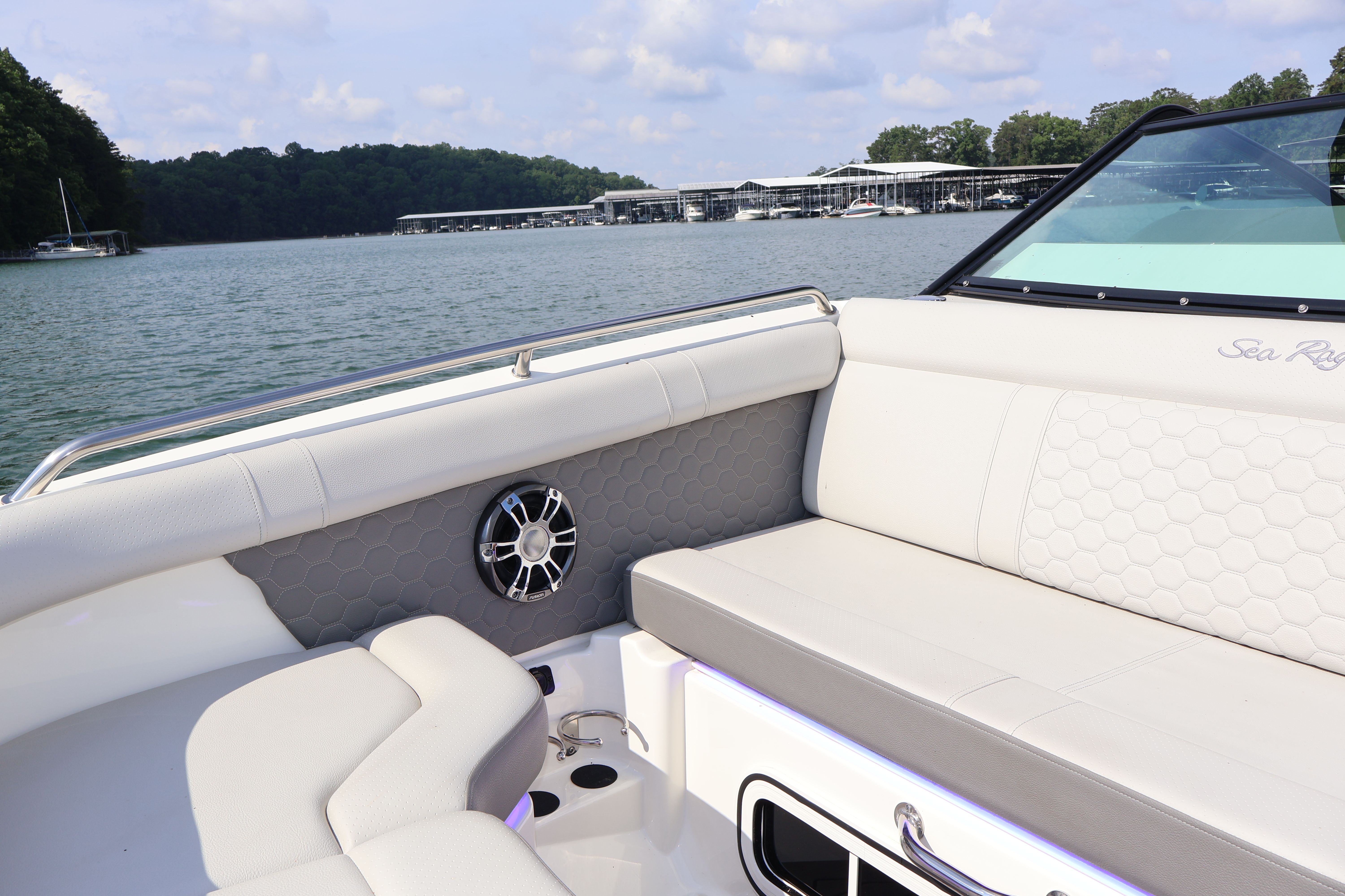 2022 Sea Ray SDX 250 - 17