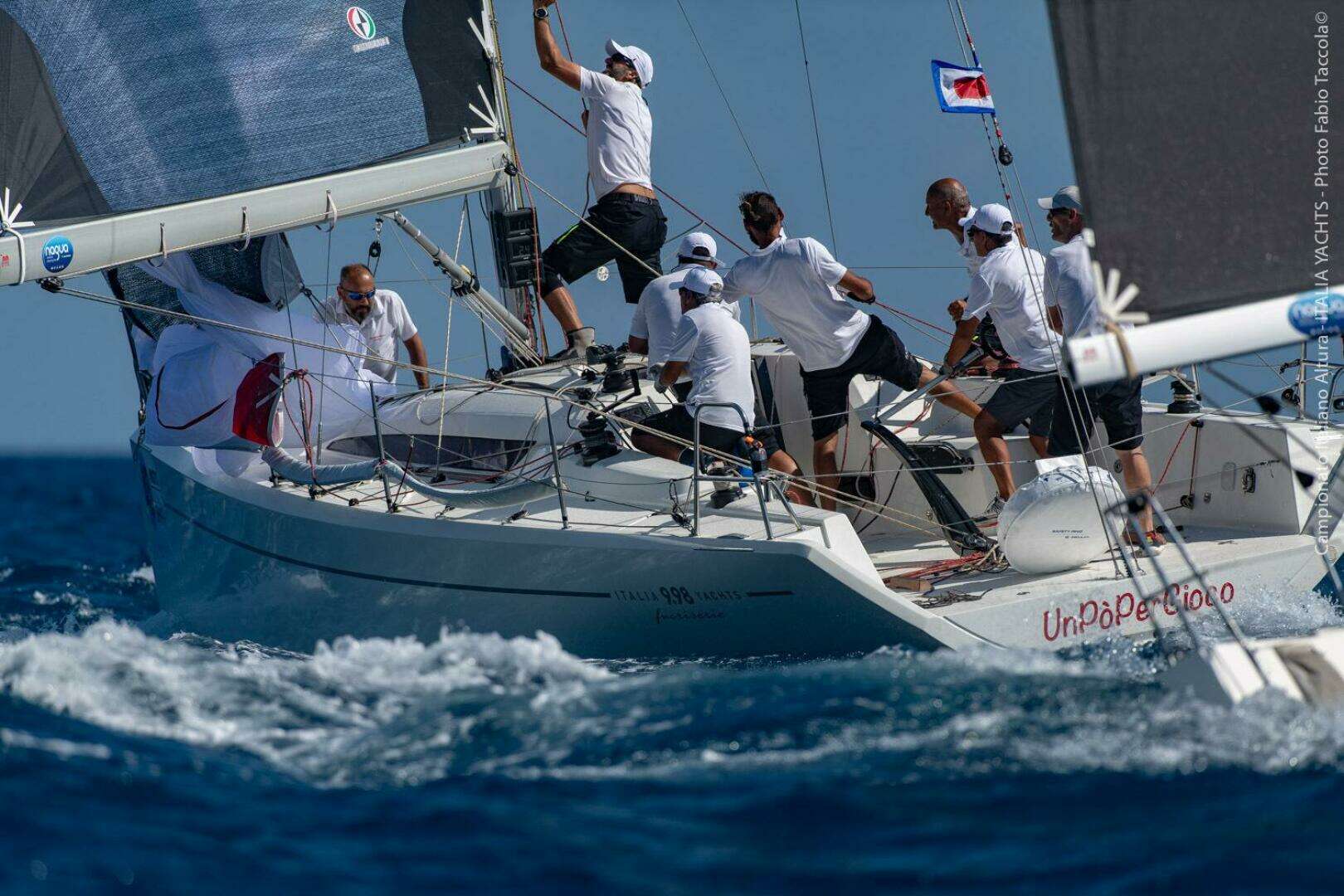 2026 Italia Yachts 9.98 - Image 28