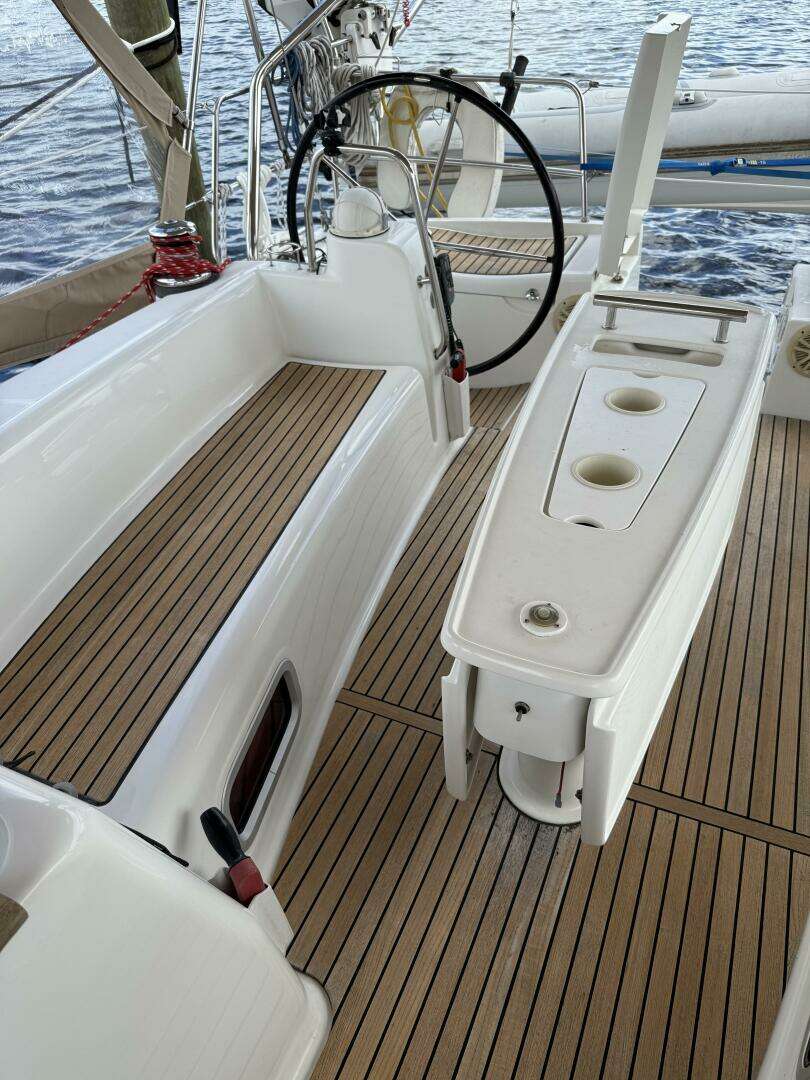 2012 Beneteau 43 - Image 34