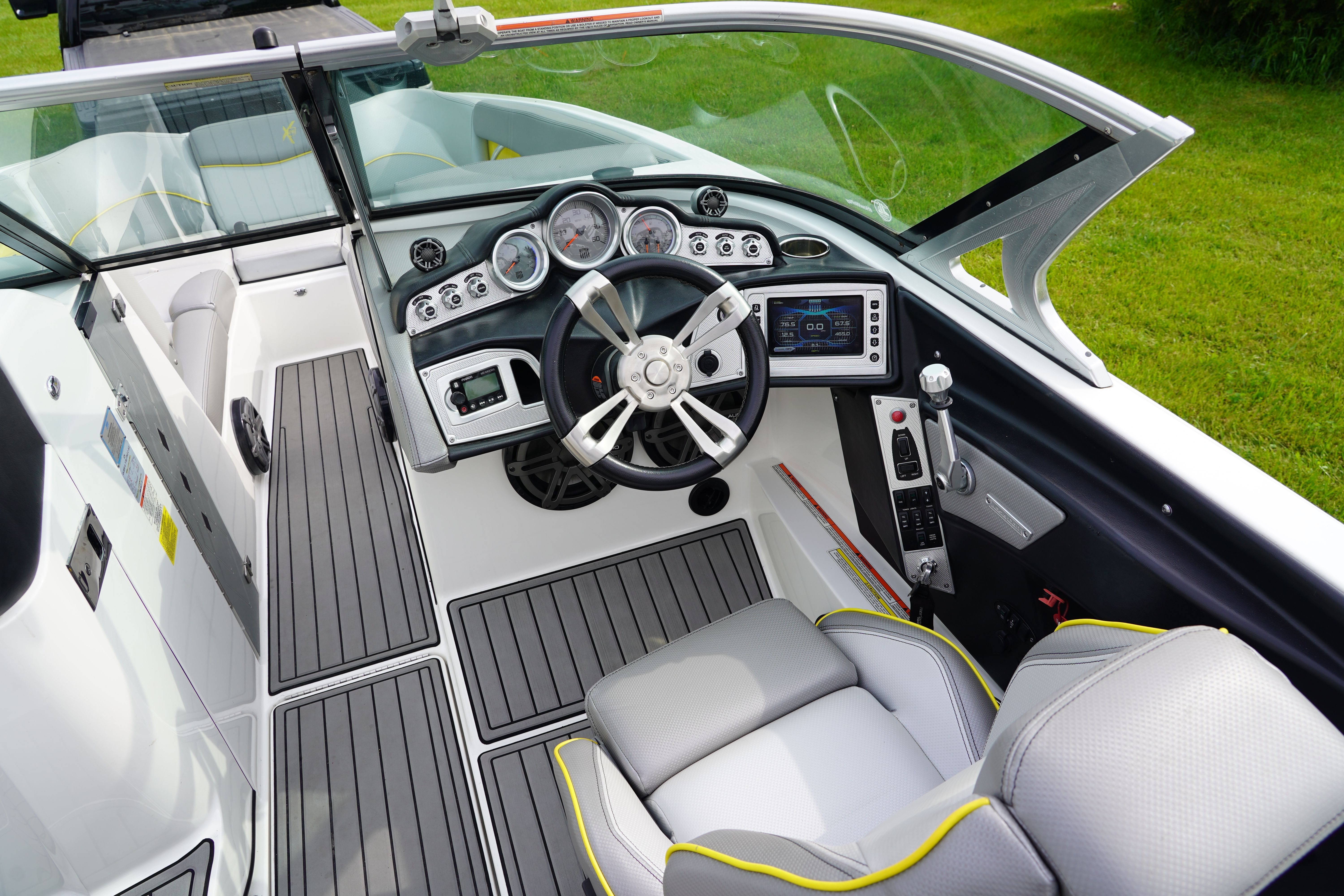 2016 MasterCraft X26 - 17