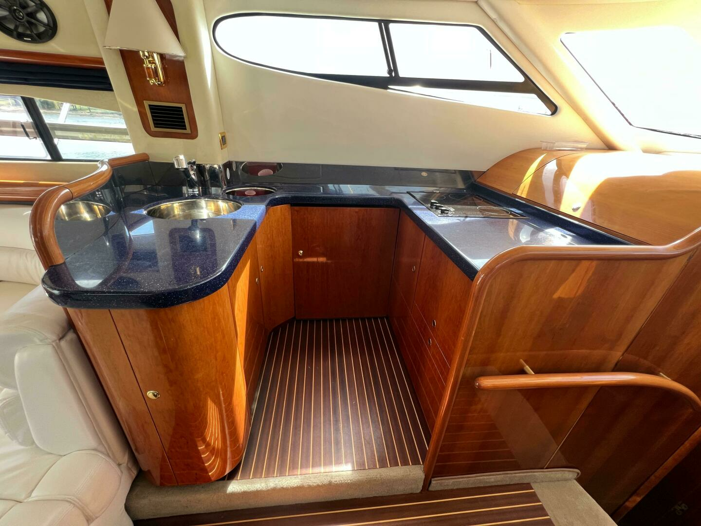2004 Cranchi Atlantique 48 - Image 17