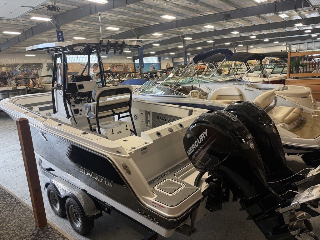2019 Blackfin 242CC - 3