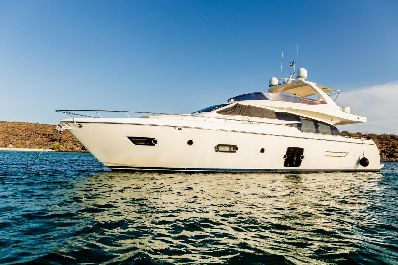 2013 Ferretti Yachts 720
