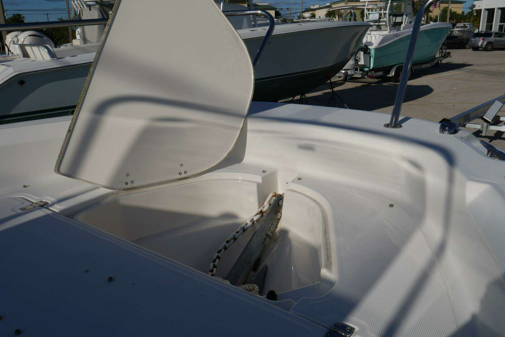 2020 Boston Whaler 210 Dauntless - Image 14